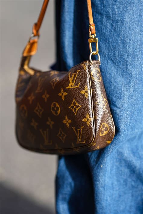 los bolsos de louis vuitton son de piel|bolsas para mujer louis vuitton.